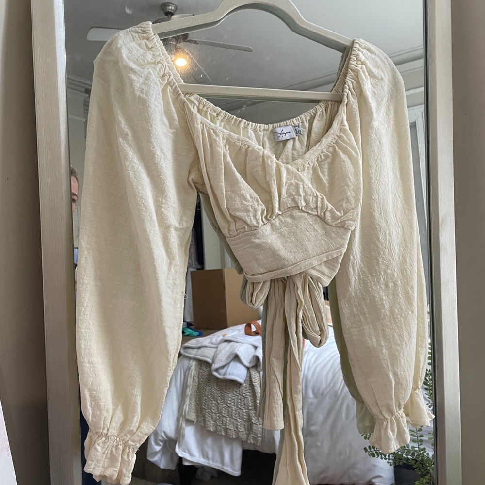 Showpo Cream Top. Size 4.